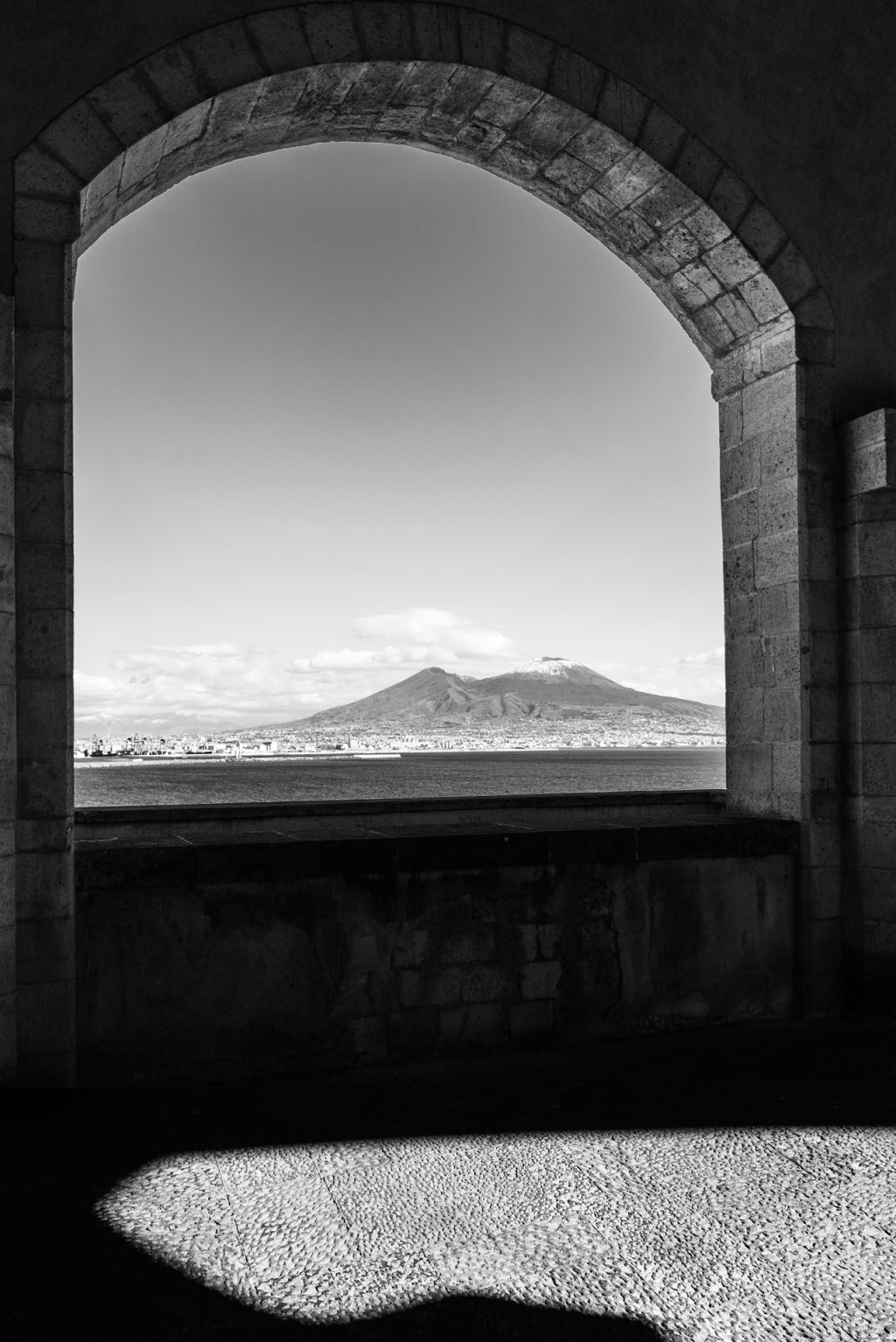 il Vesuvio nel castel dell' Ovo