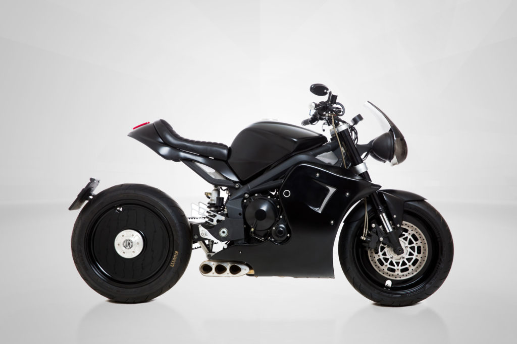 Italian Dream Motors, motociclette custom, la Triumph Street Triple